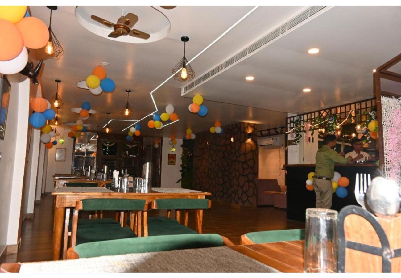 Gk Hotel And Restaurant Varanasi Exterior photo